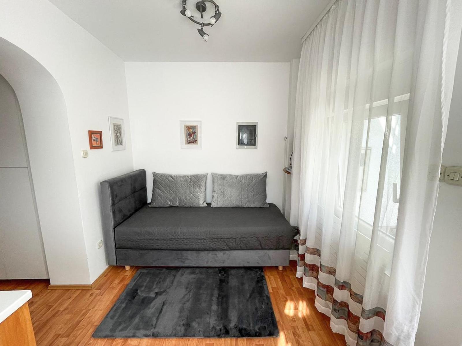 Apartmani Tatjana Новалья Экстерьер фото