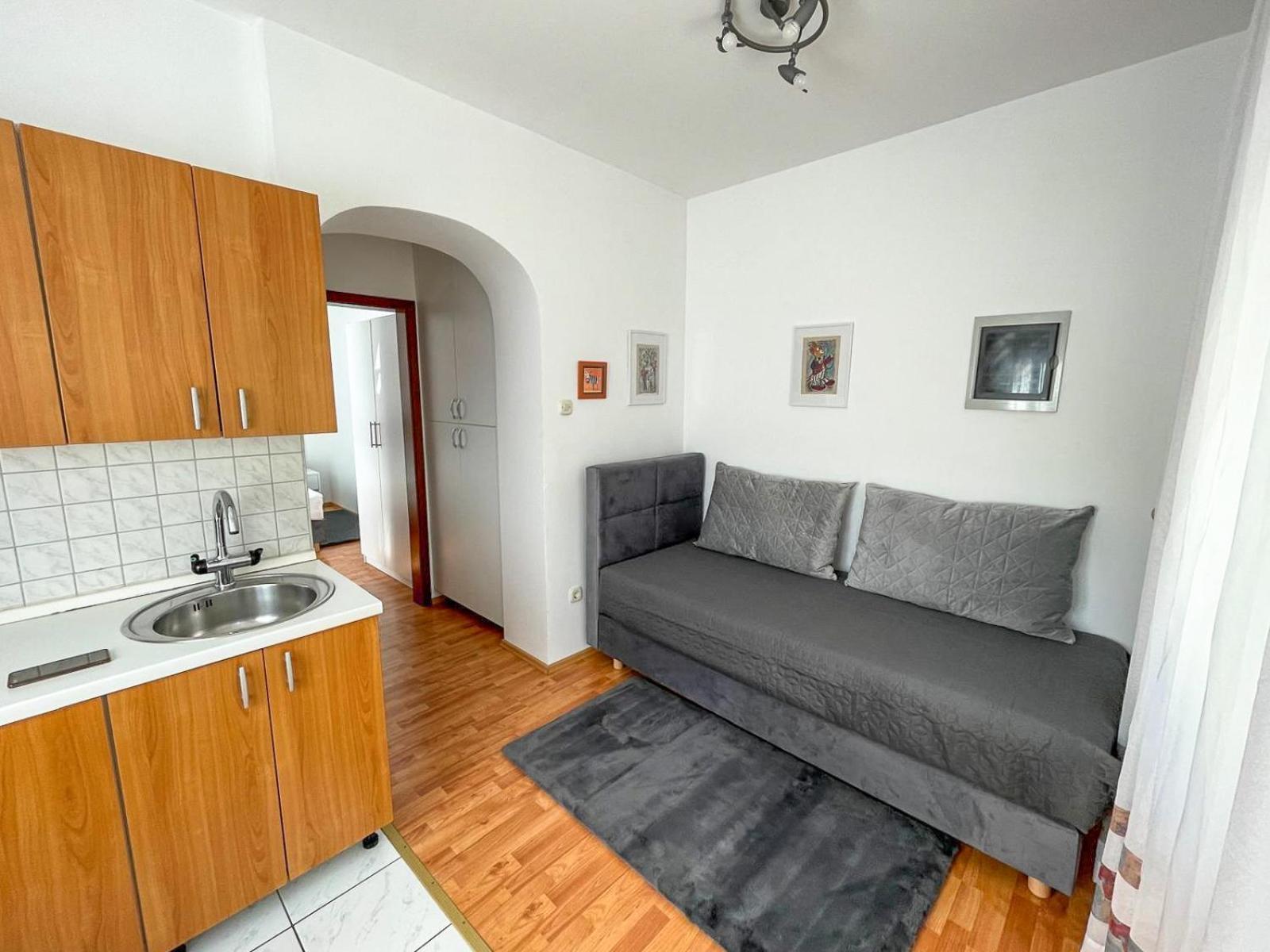 Apartmani Tatjana Новалья Экстерьер фото